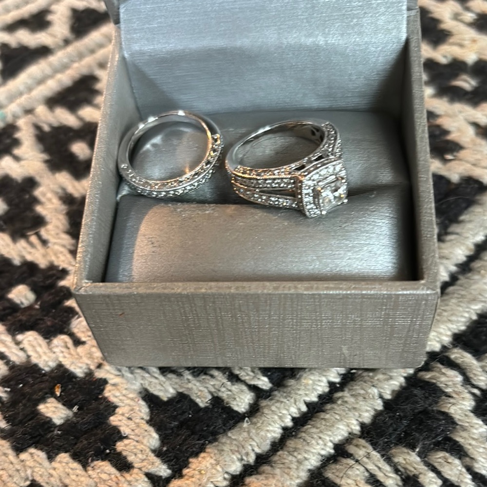 Elegant Silver Ring Set